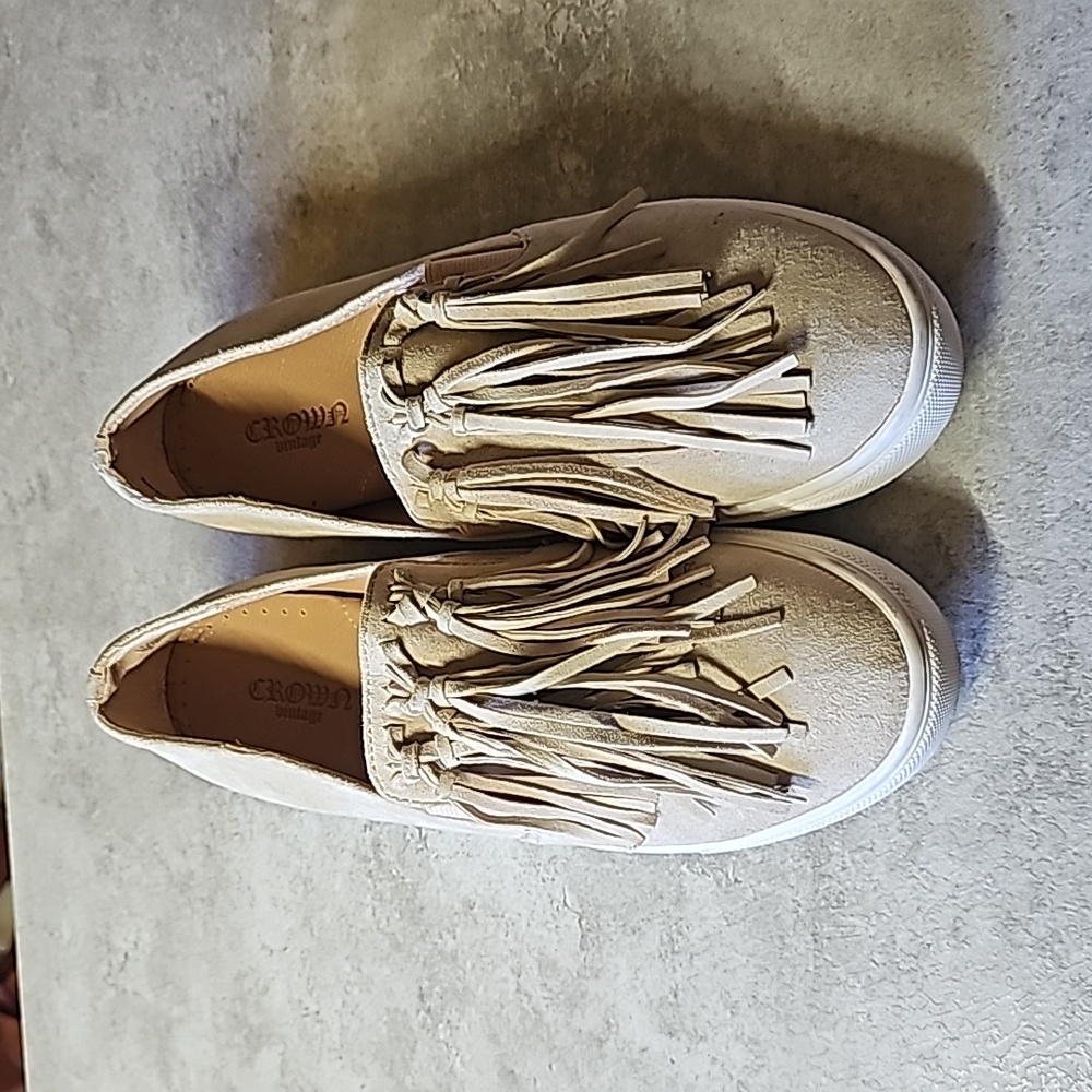 Crown Vintage Fern Womens Slip On Fringe Suede Shoes Size 7 GUC